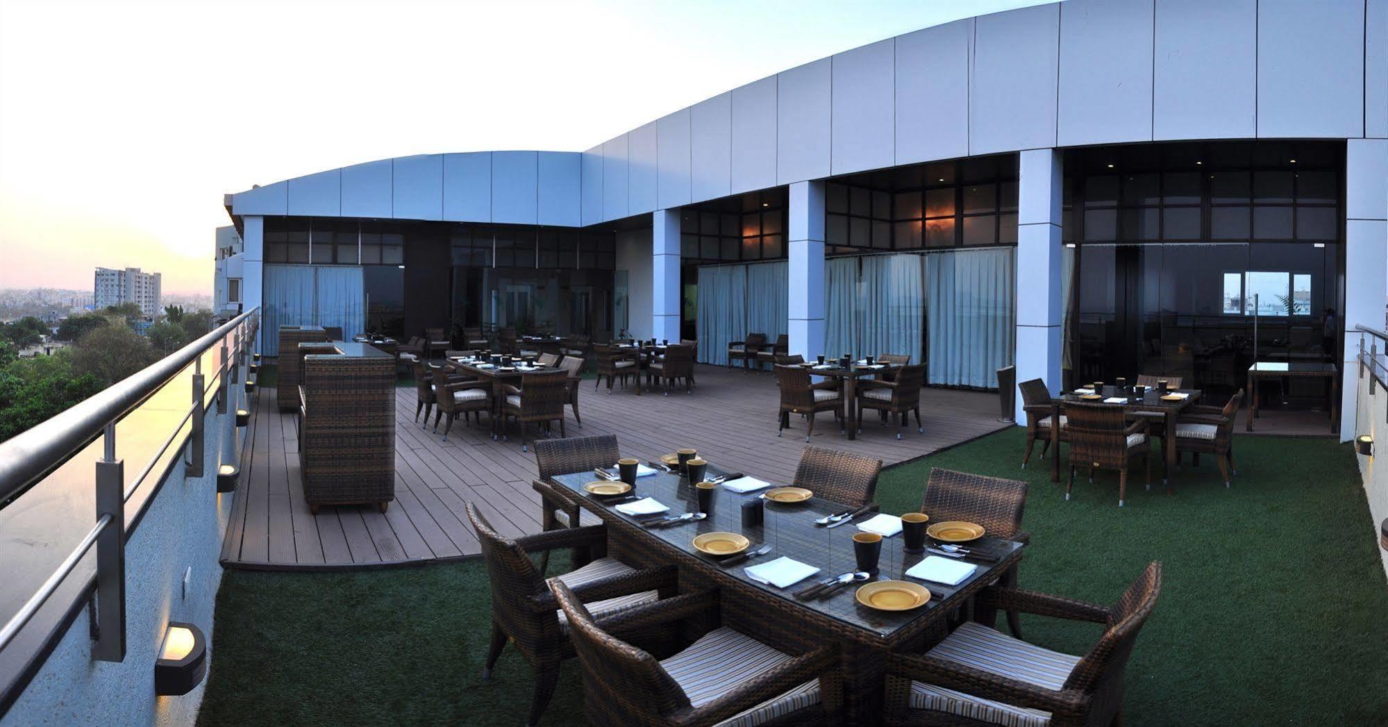 Manasarovar - The Fern Hyderabad Eksteriør billede